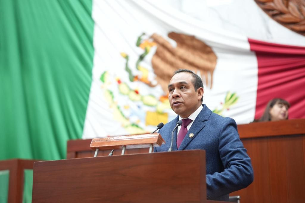 Miguel Ángel Caballero Yonca propone reformas a la Constitución local